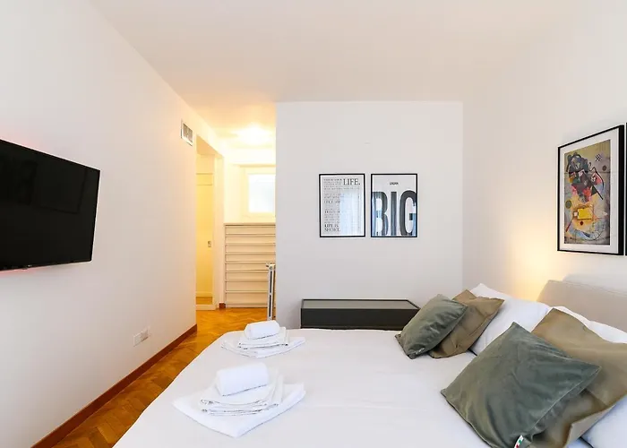 Peaceful Penthouse With Garage By Ndp Rent