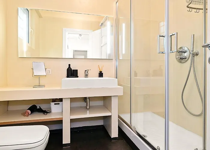 Peaceful Penthouse With Garage By Ndp Rent *